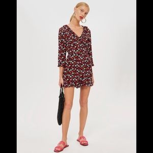 NWT Topshop ditsy floral print ruffle romper 2 XS
